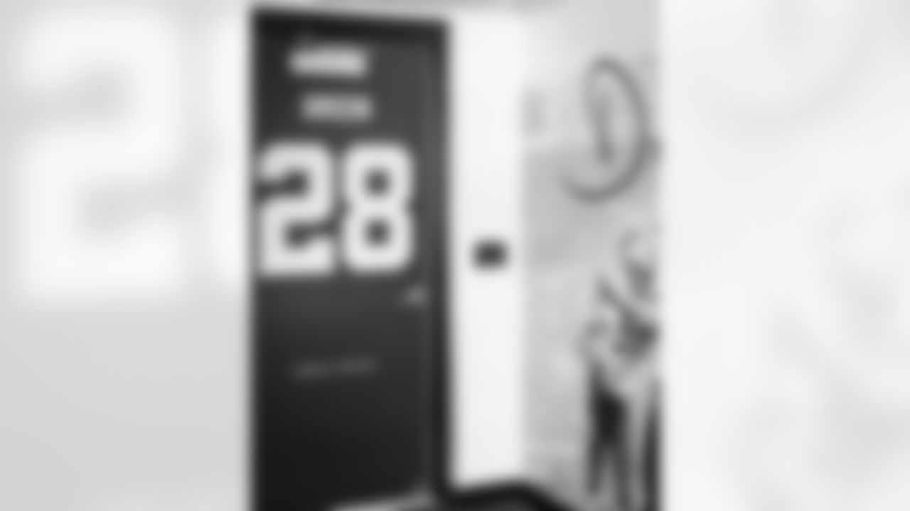 10242024 Darrell Green Suites Reveal KC67851