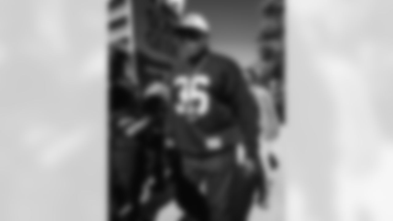 Washington Alumni/Legends arriving before the Carolina Panthers vs Washington Commanders game at Northwest Stadium in Landover, MD on October 20th 2024. (Alyssa Howell/Washington Commanders)