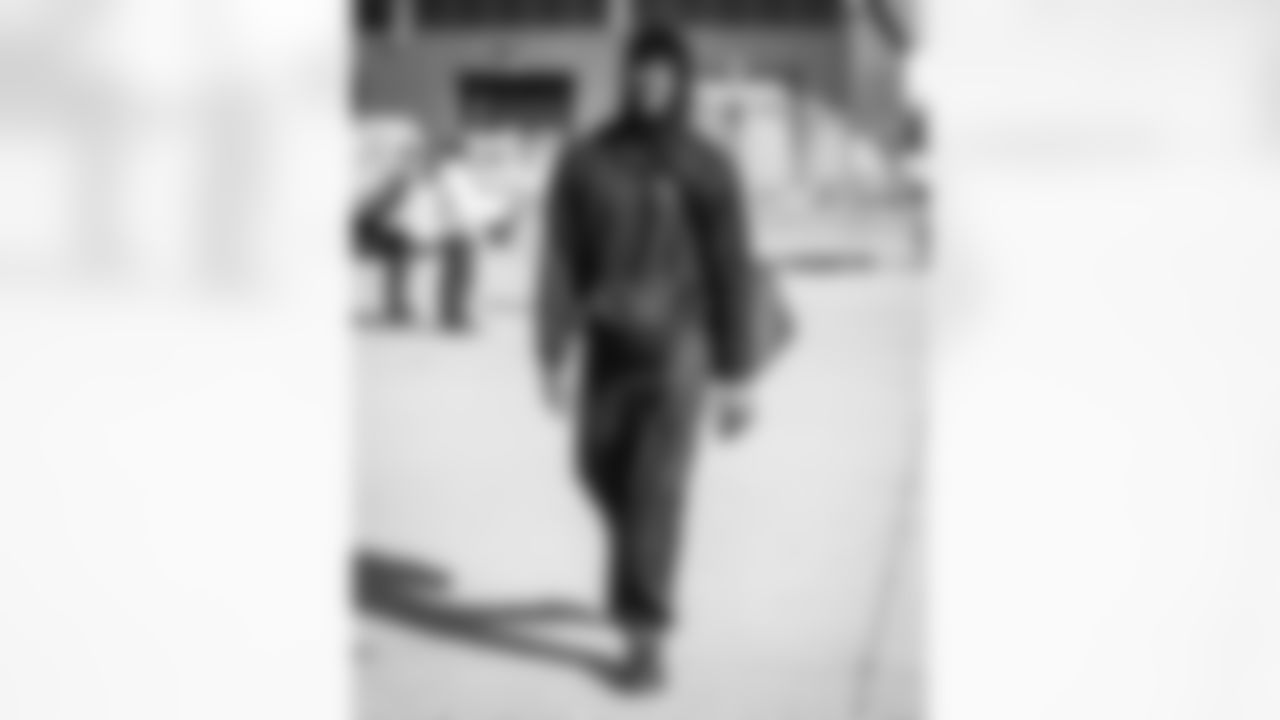 10262025 WK8 IAD Arrivals16669