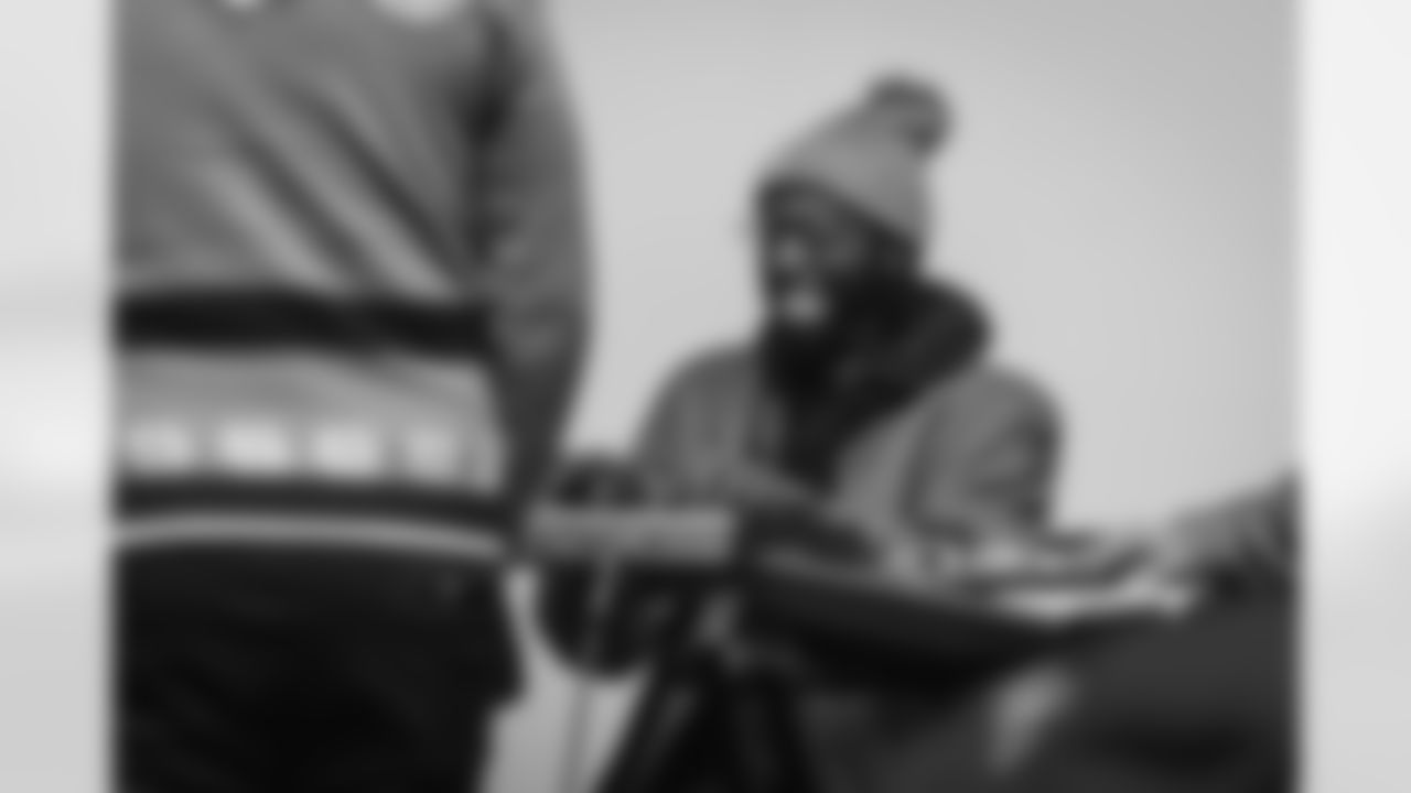 Inspire Change Changemaker Surprise at Rocketship Rise Academy in Washington, DC on December 10, 2025. (Annette Lee/Washington Commanders)