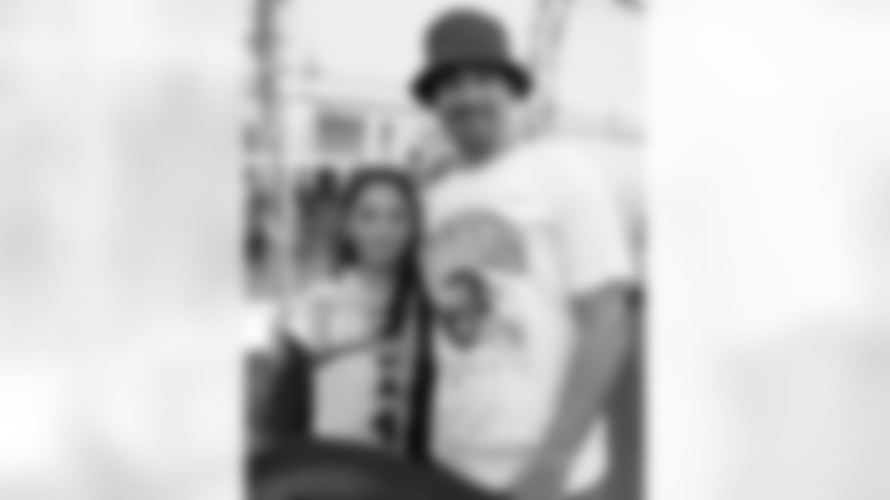 Washington Commanders tight end Zach Ertz (86) in possession of the ball at the Las Vegas Raiders vs Washington Commanders game at Northwest Stadium on September 21st 2025 (Alyssa Piazza/ Washington Commanders)