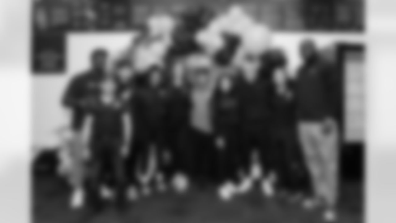 championship-girlsflag-commanders-0104