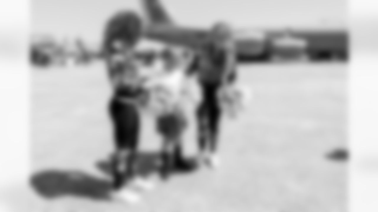 Joint Base Andrews airshow Salute activation (Alyssa Howell/ Washington Commanders)