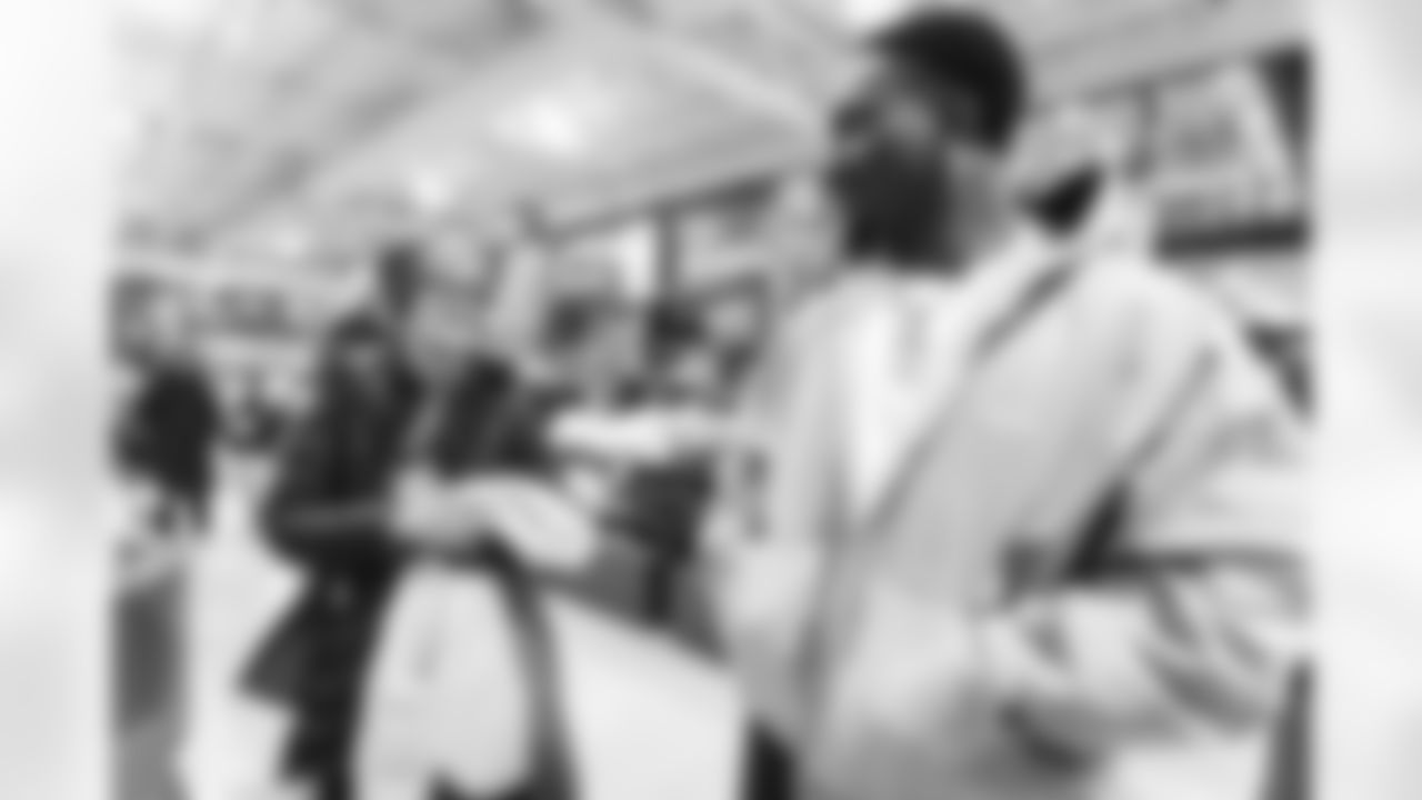 STERLING, VA – DEC 15: Images of Deebo Samuels shopping with 9 local Boys & Girls Club members at Dick's Sporting Goods at Dulles Town Center in Sterling, VA on DECEMBER 09, 2025 (Photo by Taylor Sims for Washington Commanders)