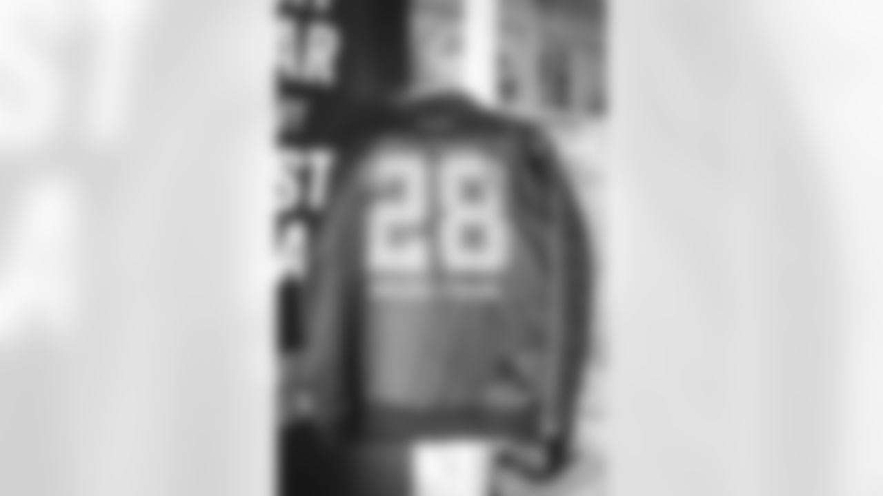 10242024 Darrell Green Suites Reveal KC67908