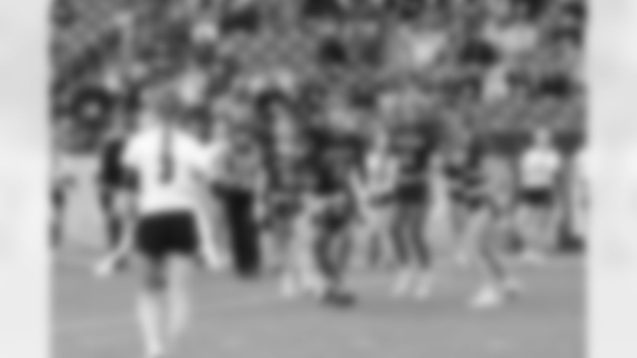 championship-girlsflag-commanders-0142