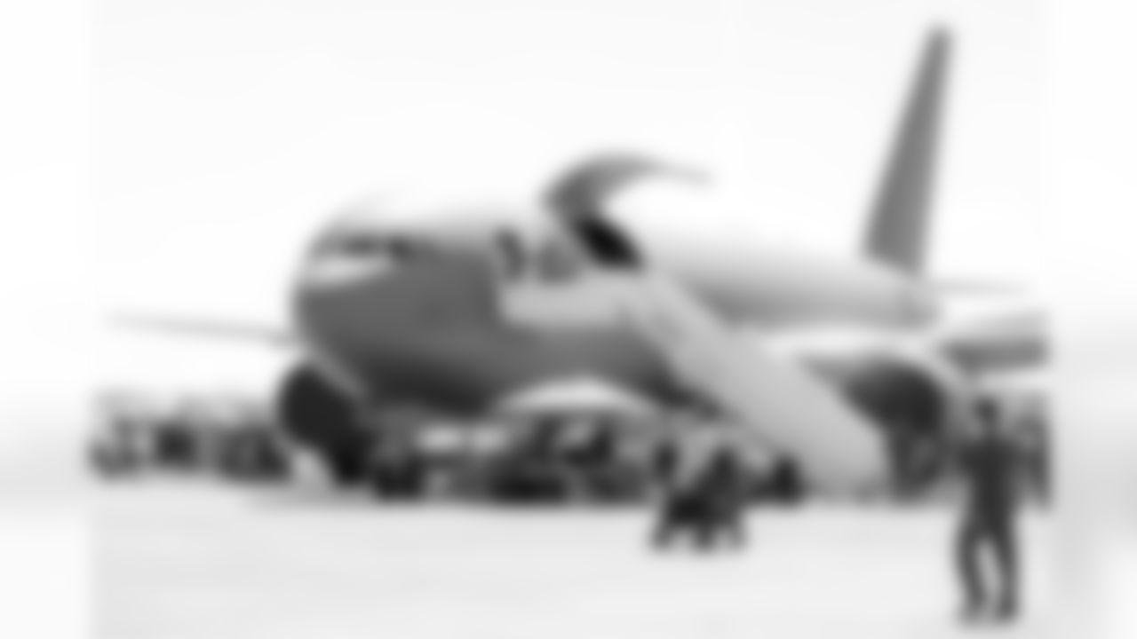 Joint Base Andrews airshow Salute activation (Alyssa Howell/ Washington Commanders)