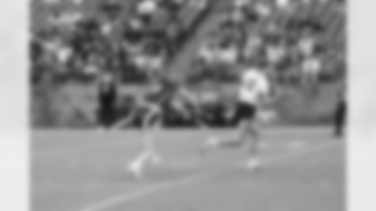 championship-girlsflag-commanders-0138