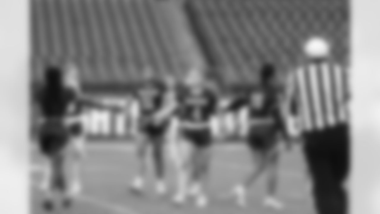 championship-girlsflag-commanders-0170
