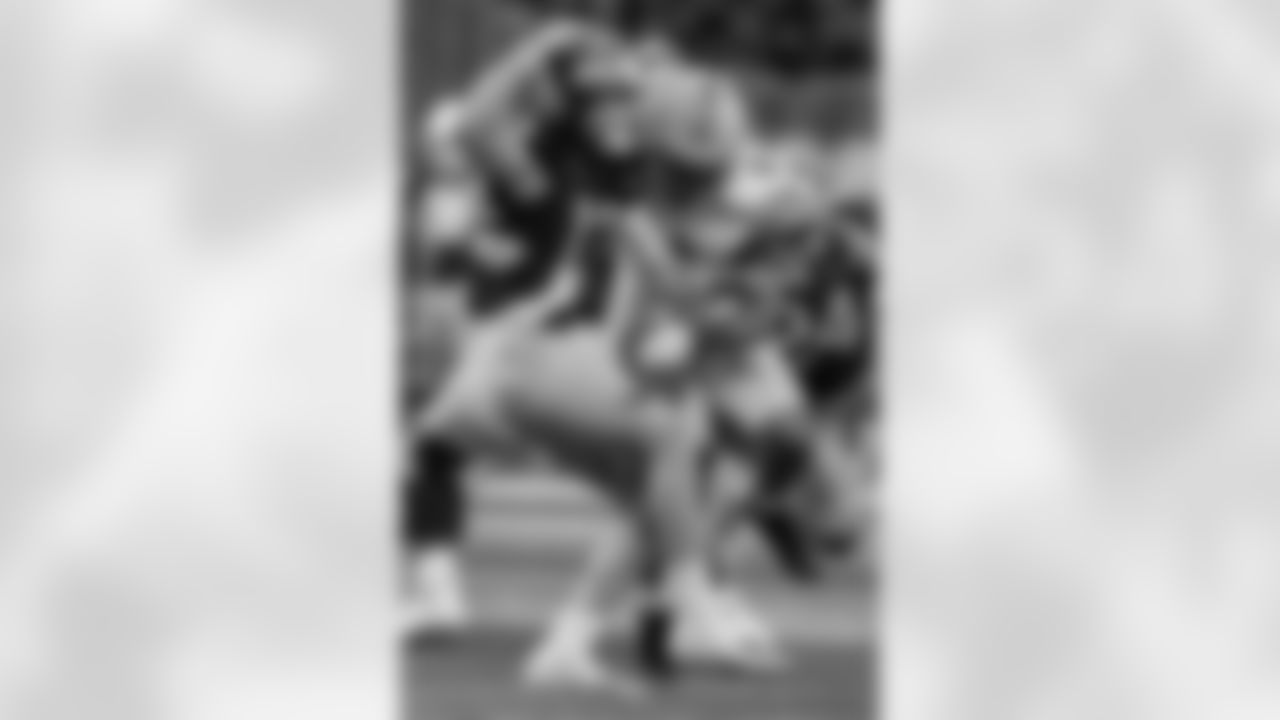 Ohio State safety Sonny Styles (6) sacks Notre Dame quarterback Riley Leonard (13) during the College Football Playoff national championship game Monday, Jan. 20, 2025, in Atlanta. (AP Photo/Jacob Kupferman)