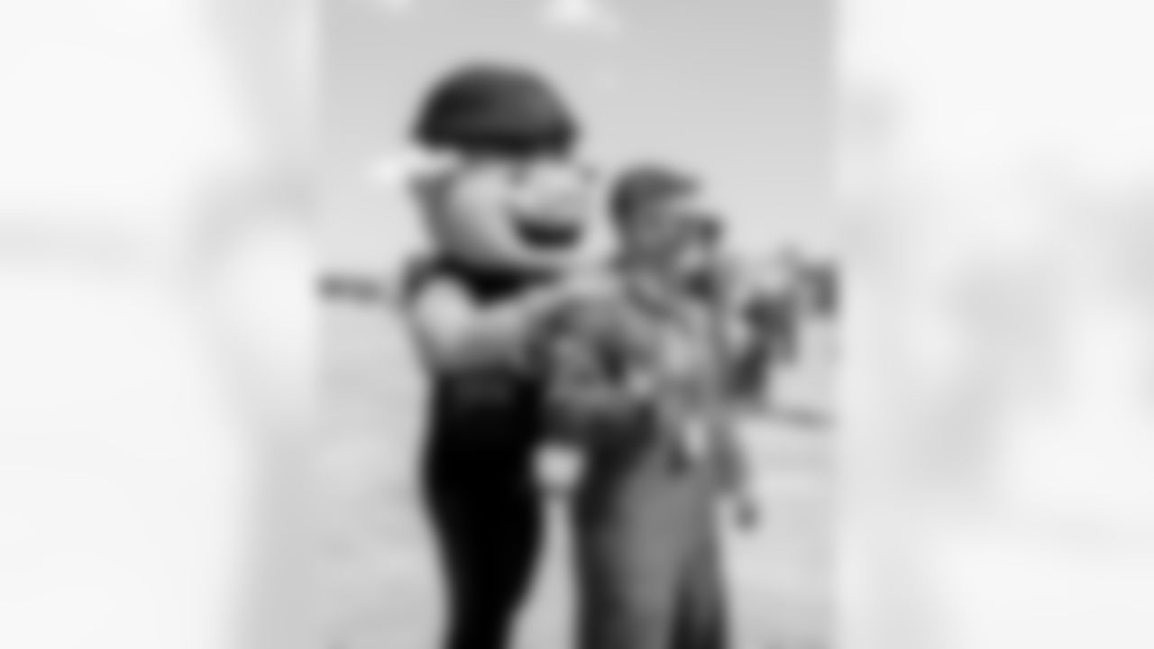 Joint Base Andrews airshow Salute activation (Alyssa Howell/ Washington Commanders)