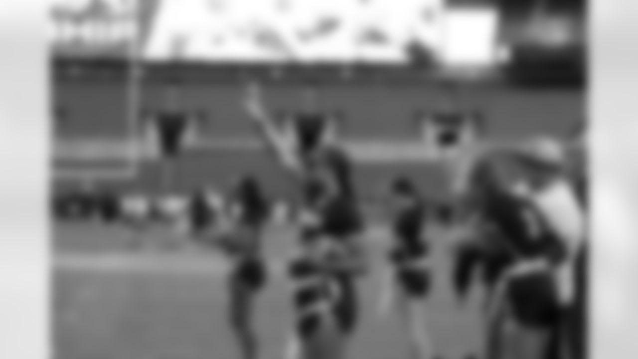 championship-girlsflag-commanders-0066