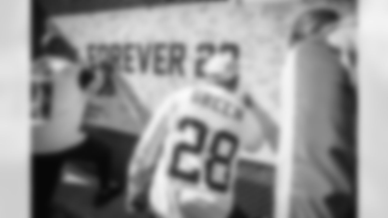 The Washington Commanders vs Carolina Panthers week 7, Darrell Green jersey retirement