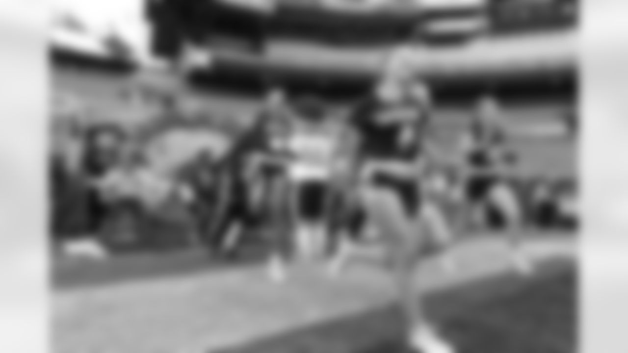 championship-girlsflag-commanders-0102