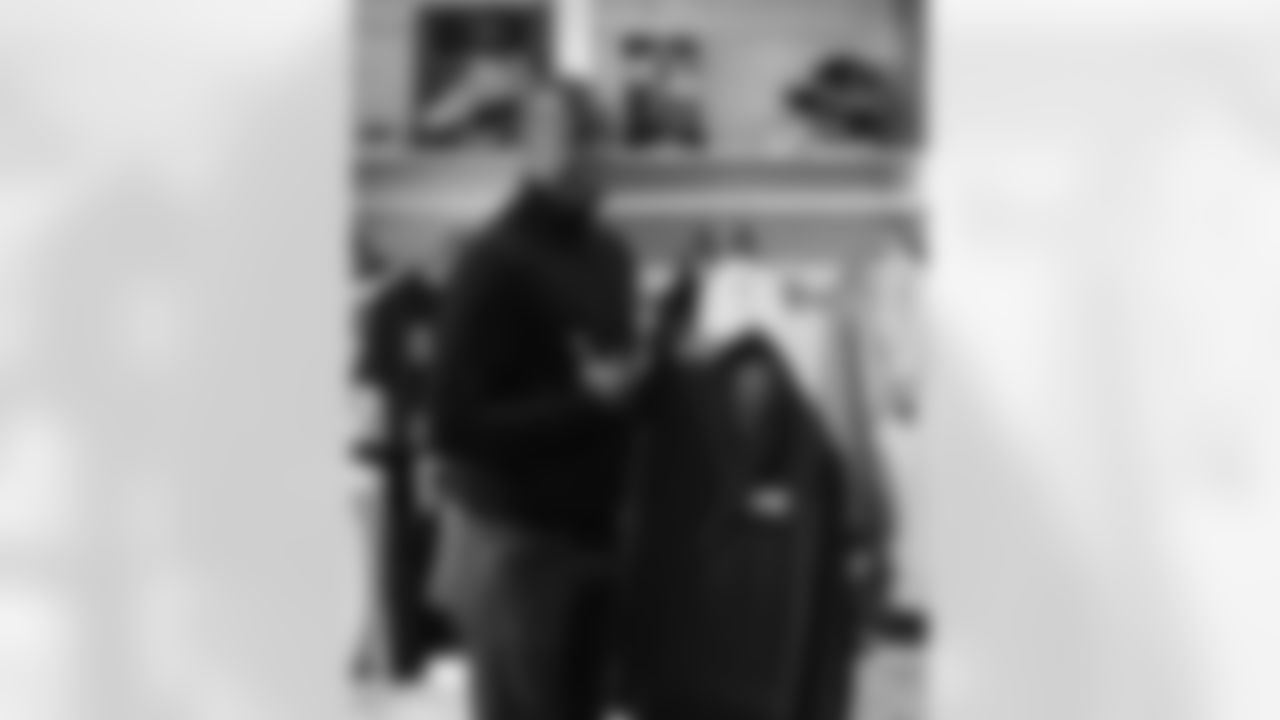 10242024 Darrell Green Suites Reveal KC67880