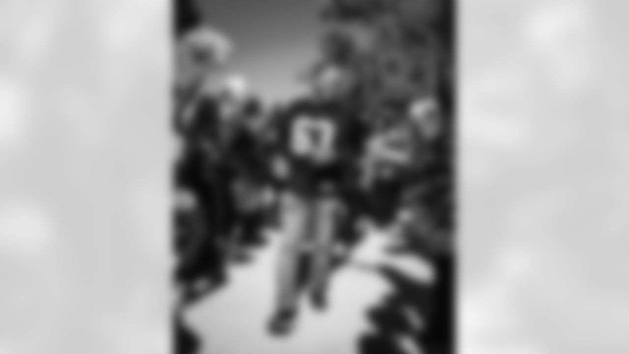 Washington Alumni/Legends arriving before the Carolina Panthers vs Washington Commanders game at Northwest Stadium in Landover, MD on October 20th 2024. (Alyssa Howell/Washington Commanders)