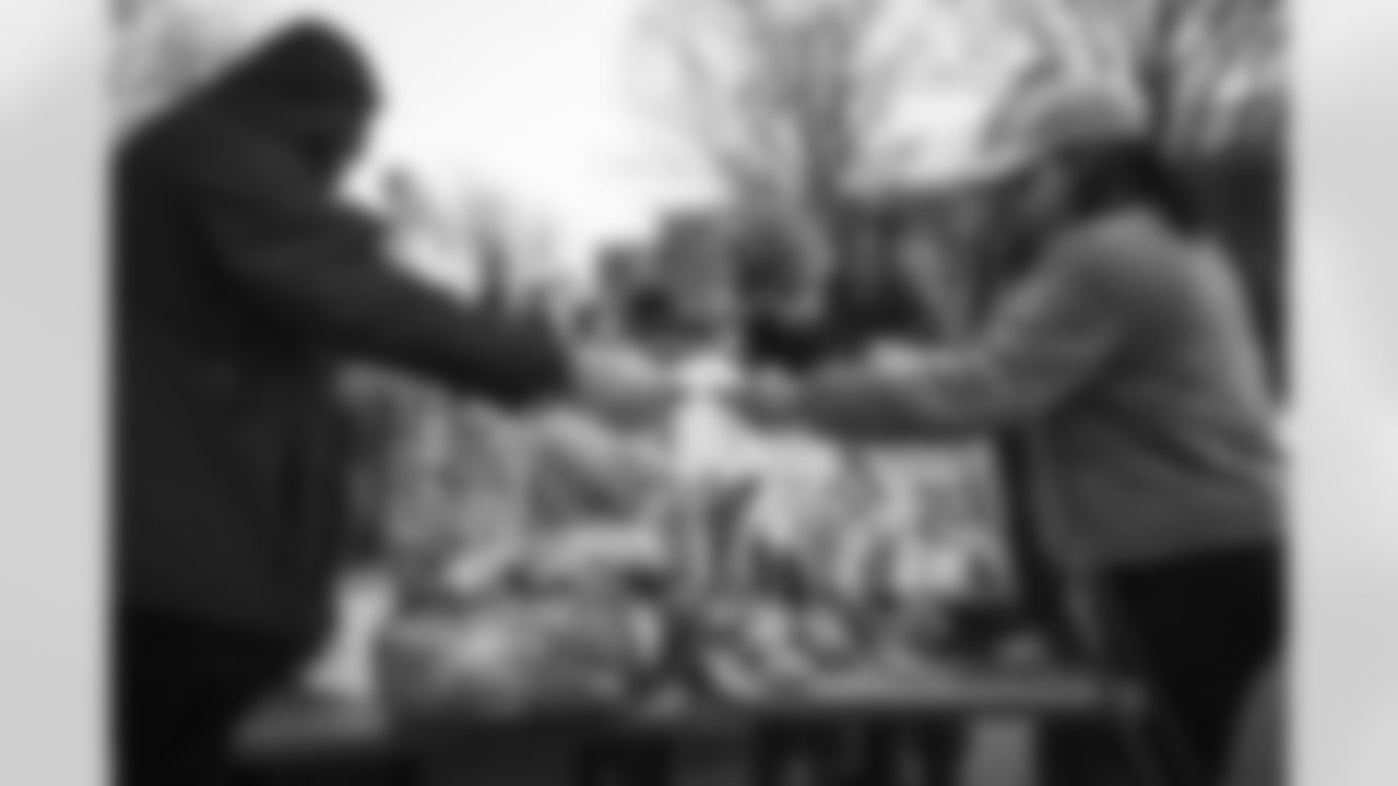 12152025 Holiday Mobile Market 142