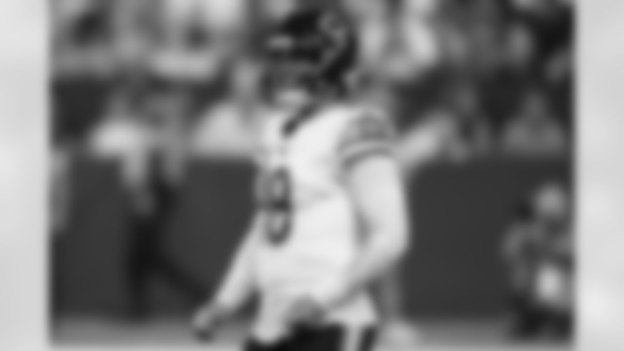 Chicago Bears quarterback Caleb Williams (18) reacts to a call during an NFL football game against the Indianapolis Colts, Sunday, Sept. 22, 2024, in Indianapolis. The Colts defeated the Bears 21-16. (AP Photo/Zach Bolinger)
