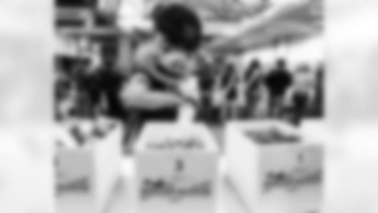 Operation Gratitude6270