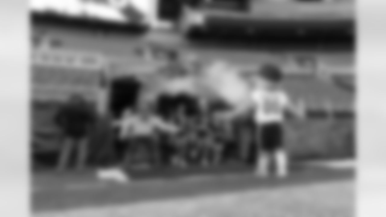 championship-girlsflag-commanders-0095