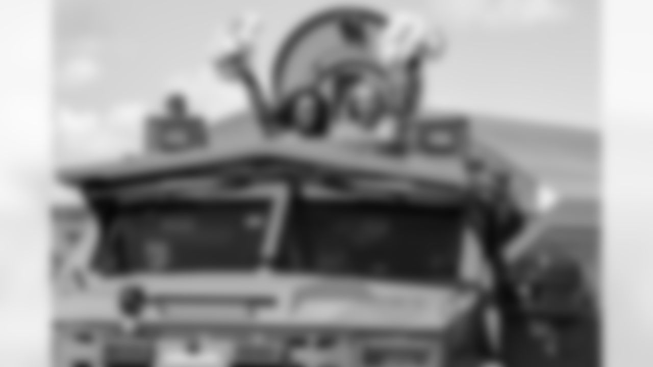 Joint Base Andrews airshow Salute activation (Alyssa Howell/ Washington Commanders)