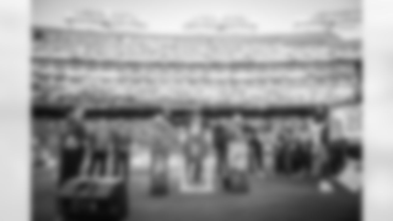 The Washington Commanders vs Carolina Panthers week 7, Darrell Green jersey retirement