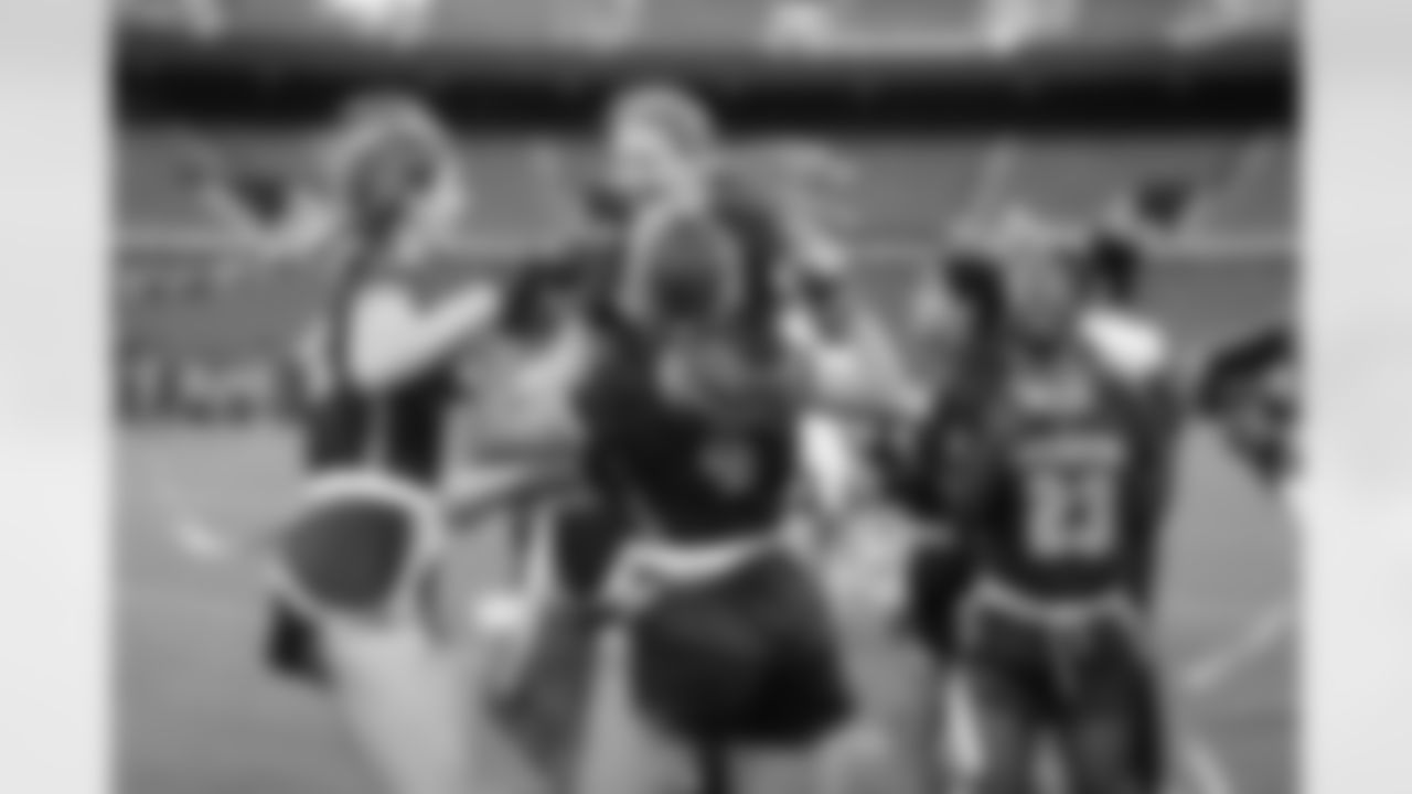 championship-girlsflag-commanders-0178