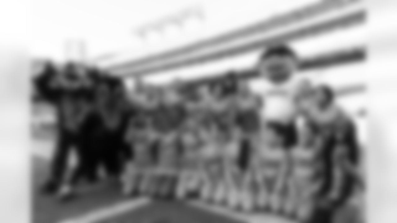 championship-girlsflag-commanders-0078
