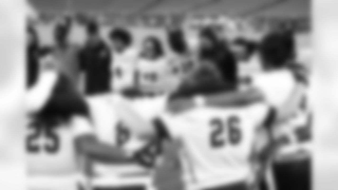 championship-girlsflag-commanders-0189