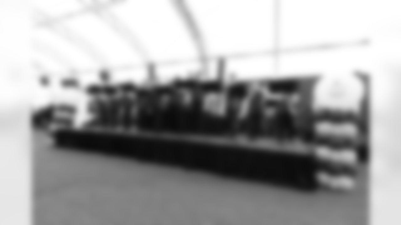 Washington Commanders tight end Zach Ertz (86) in possession of the ball at the Las Vegas Raiders vs Washington Commanders game at Northwest Stadium on September 21st 2025 (Alyssa Piazza/ Washington Commanders)