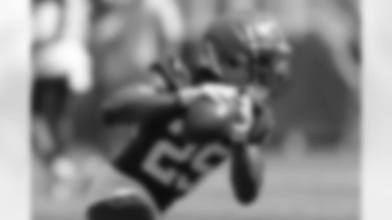 Cleveland Browns' Demetric Felton Jr. takes part in drills during an NFL football practice at FirstEnergy Stadium, Thursday, June 16, 2022, in Cleveland. (AP Photo/Ron Schwane)
