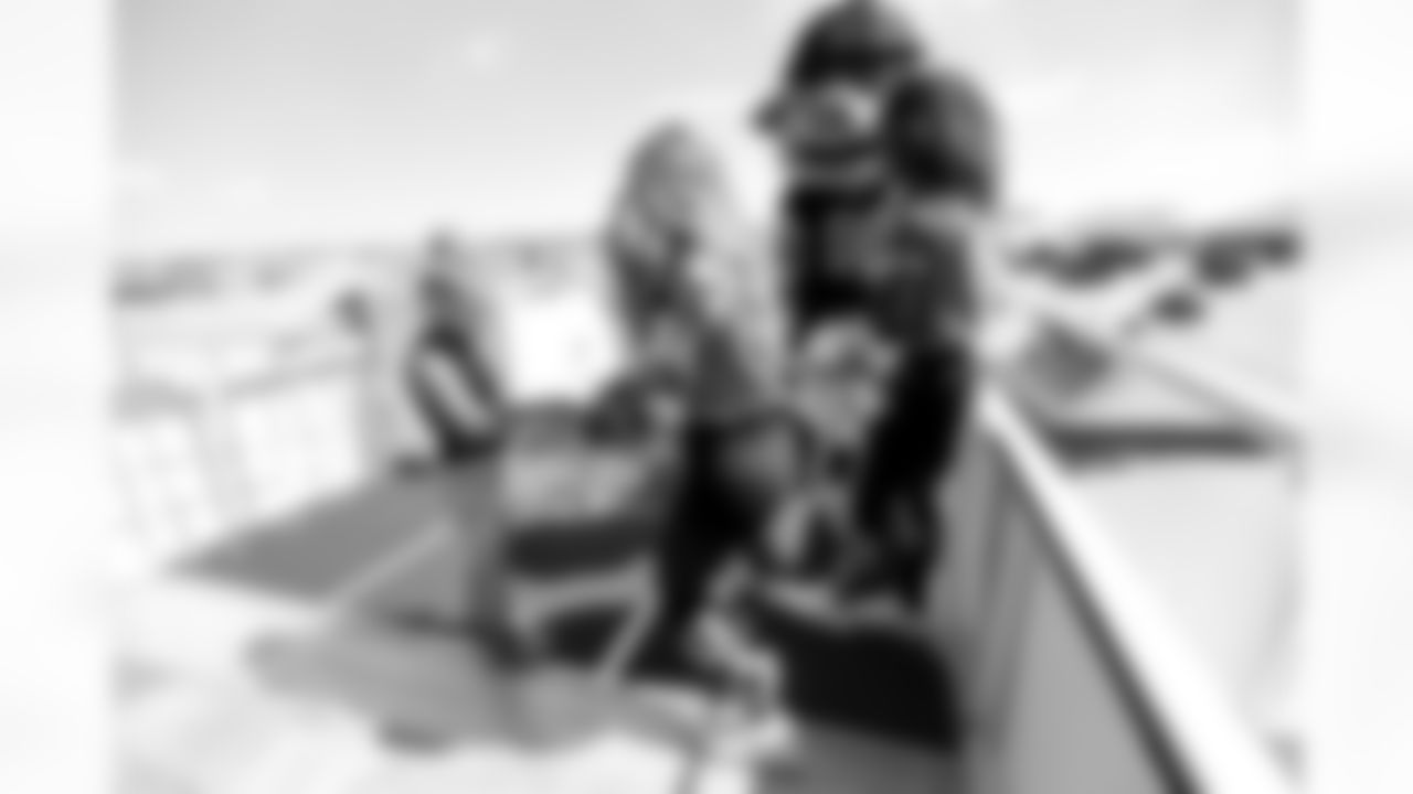 Joint Base Andrews airshow Salute activation (Alyssa Howell/ Washington Commanders)