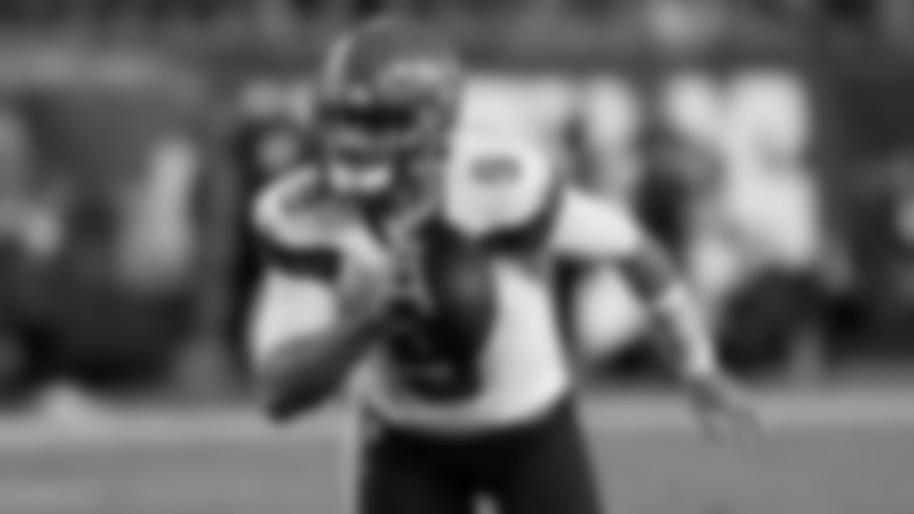 Cleveland Browns quarterback David Blough (9) scrambles against the Tampa Bay Buccaneers during the second half of an NFL preseason football game Friday, Aug. 23, 2019, in Tampa, Fla. (AP Photo/Mark LoMoglio)