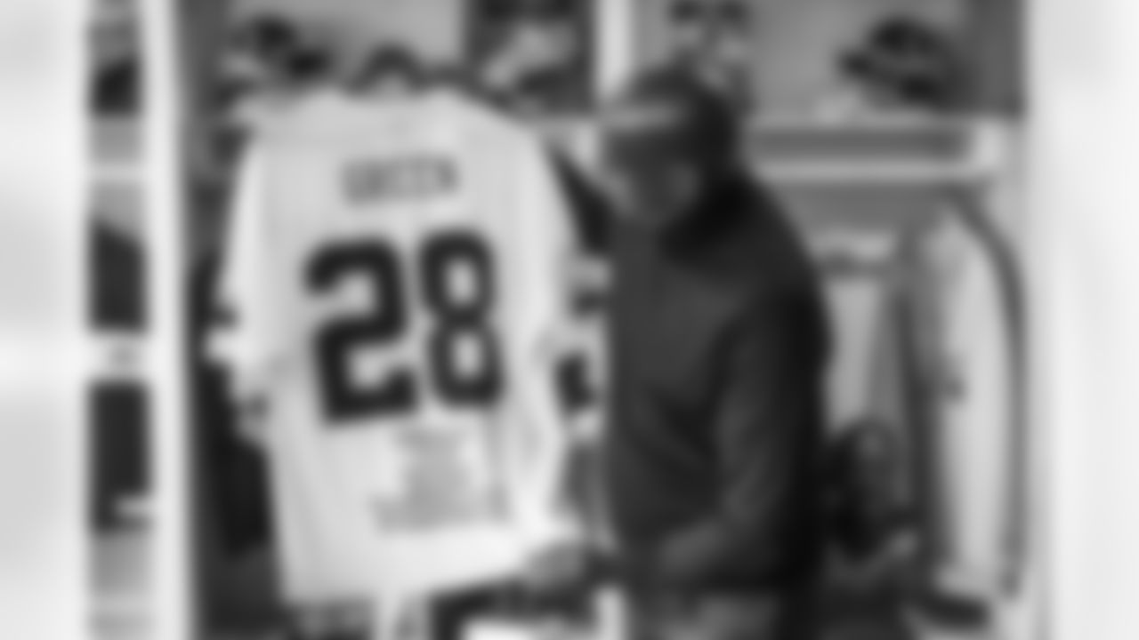10242024 Darrell Green Suites Reveal KC67883
