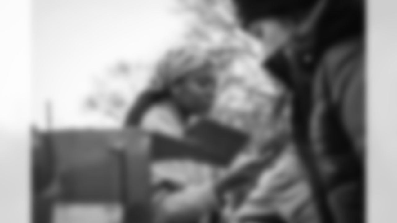 12152025 Holiday Mobile Market 140