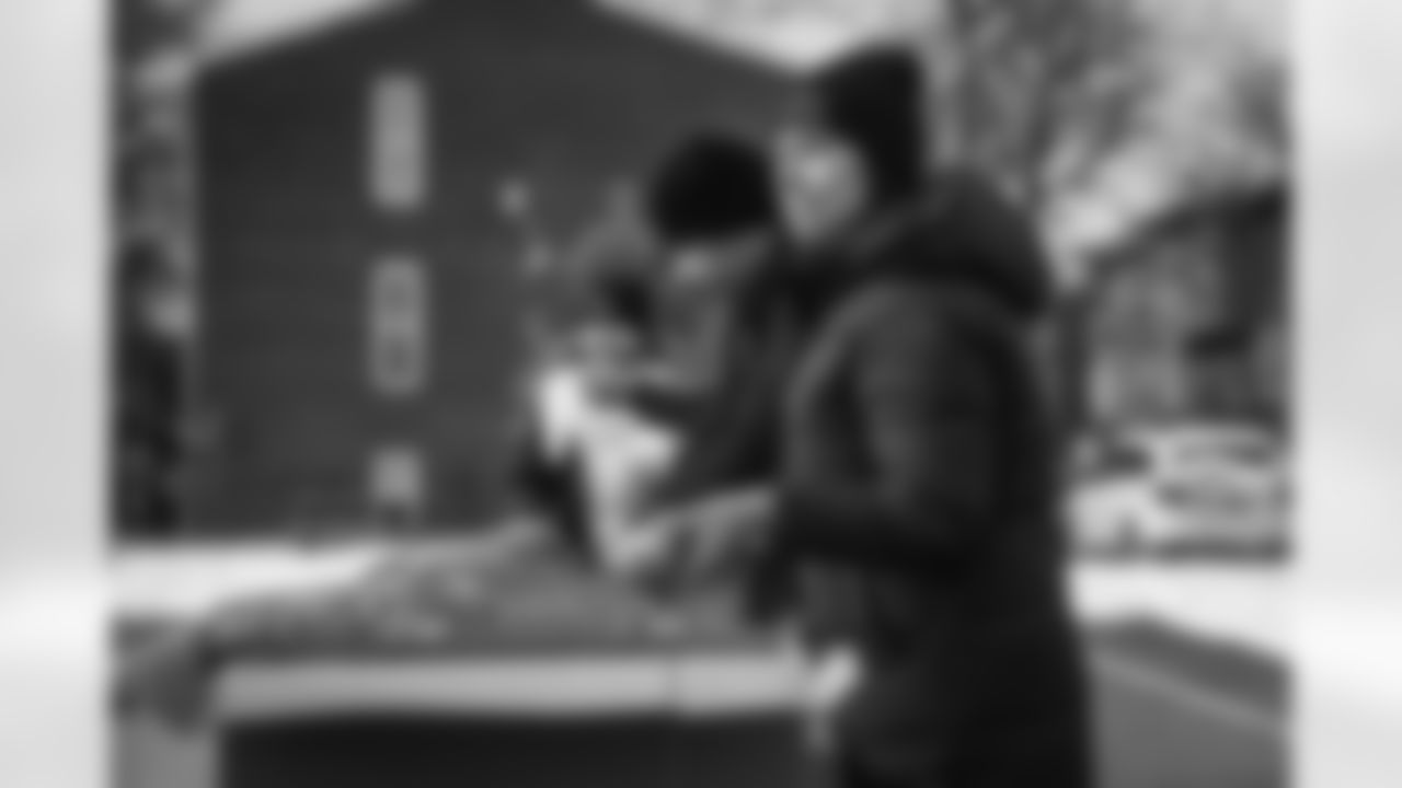 12152025 Holiday Mobile Market 146