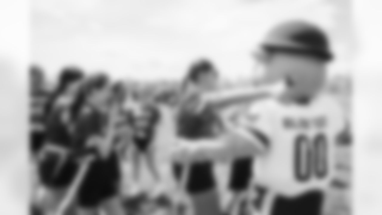 042024 NFL Flag17692