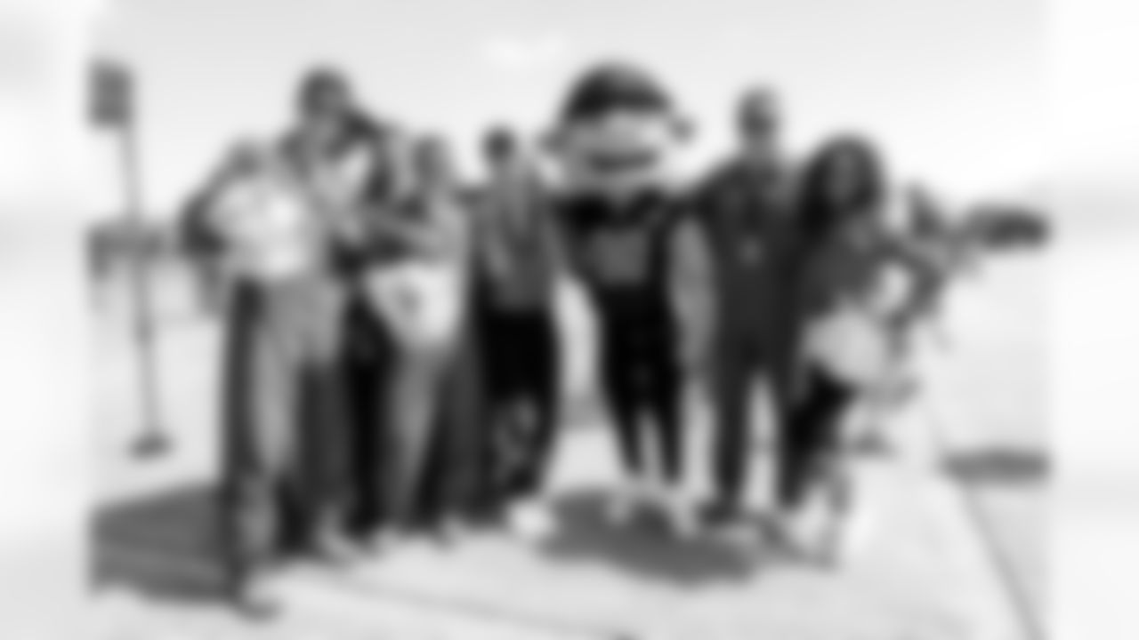 Joint Base Andrews airshow Salute activation (Alyssa Howell/ Washington Commanders)