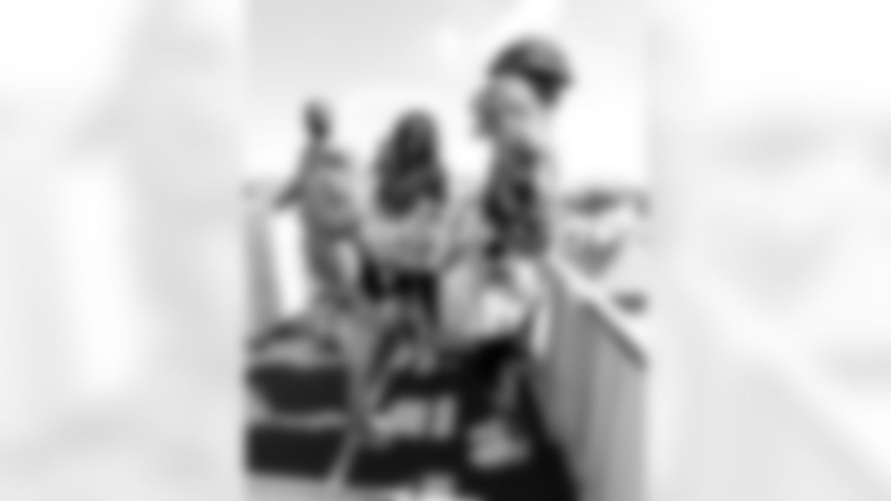 Joint Base Andrews airshow Salute activation (Alyssa Howell/ Washington Commanders)