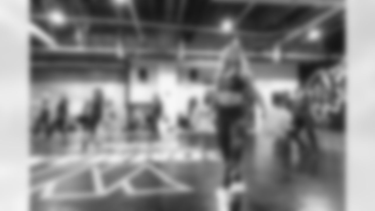 Alumni Cheer Dance Class at Northwest Stadium in Summerfield, Maryland on April 23, 2025. (Annette Lee/Washington Commanders)