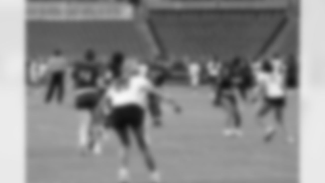 championship-girlsflag-commanders-0160