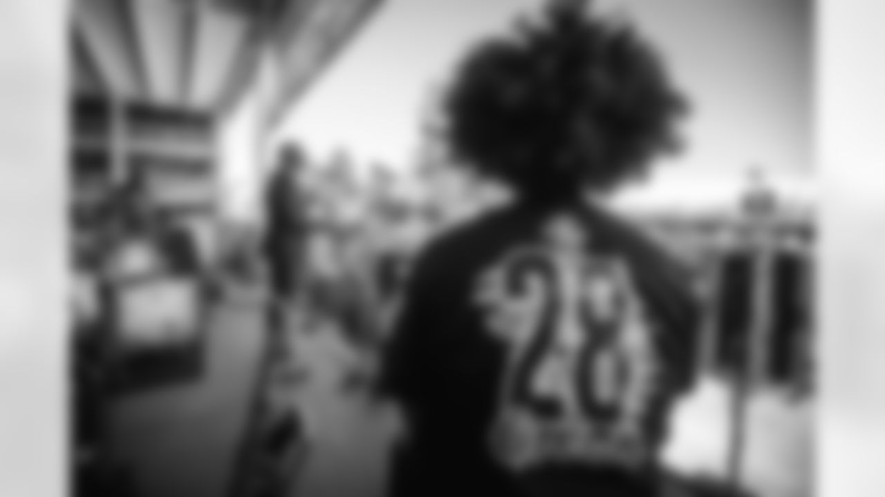 The Washington Commanders vs Carolina Panthers week 7, Darrell Green jersey retirement