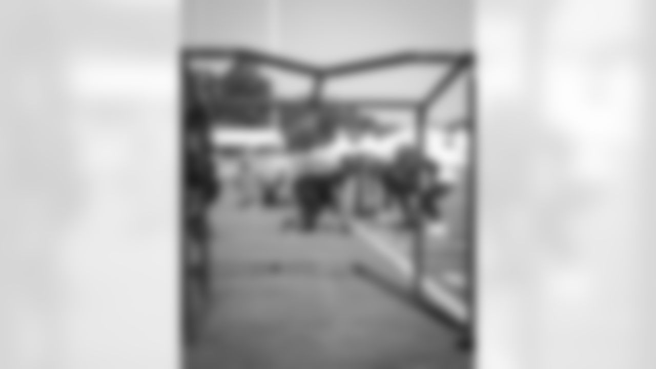 7-25 Gallery9864