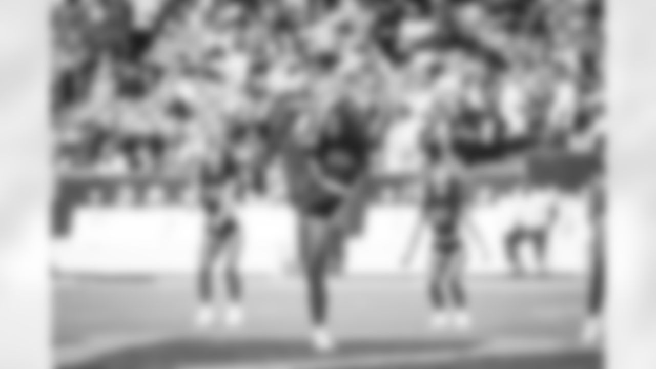 LANDOVER, MD – NOV 09: Command Force dancing at Northwest Stadium on AUGUST 18, 2025 in Landover, MD (Photo by Taylor Sims for Washington Commanders\