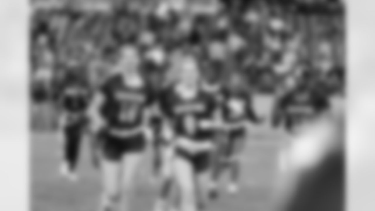 championship-girlsflag-commanders-0182