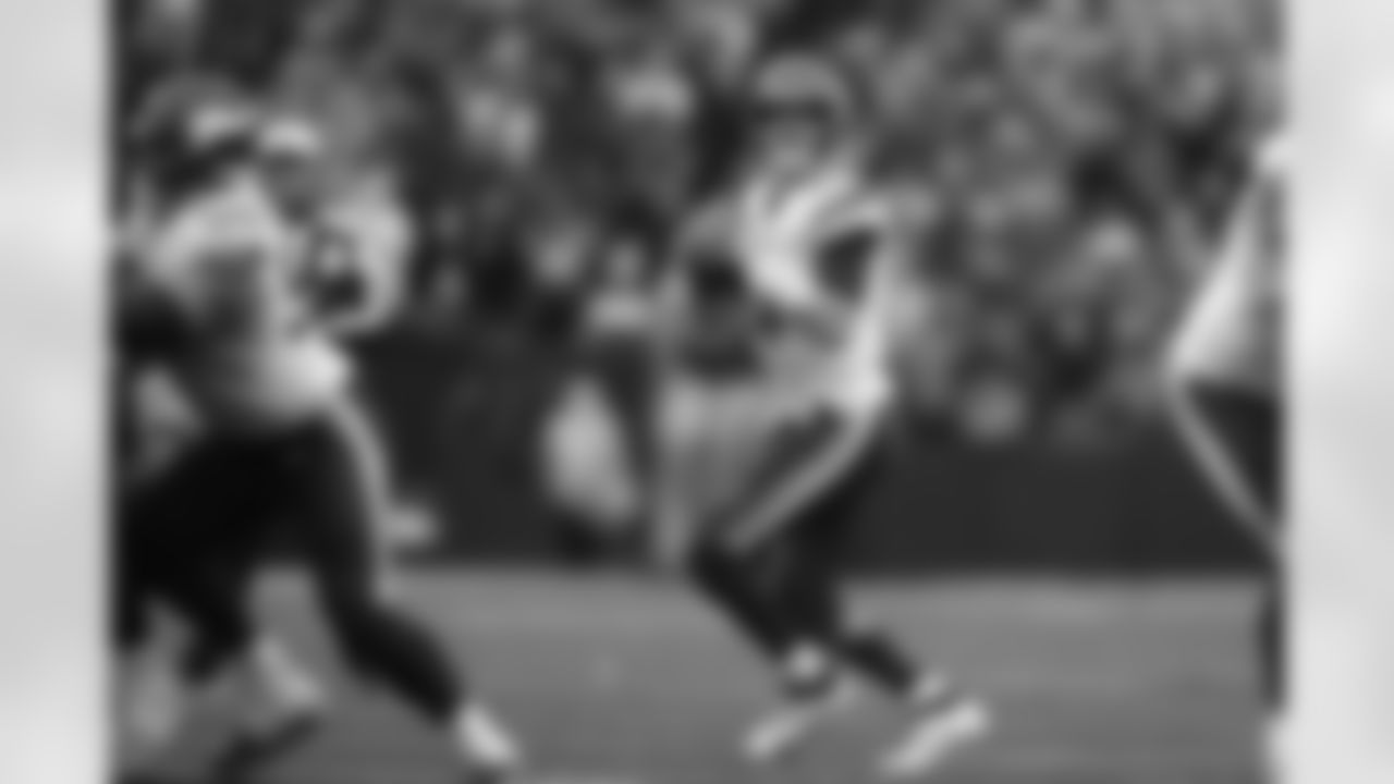 Minnesota Vikings quarterback Sam Darnold looks to throw against the Seattle Seahawks during an NFL football game Sunday, Dec. 22, 2024, in Seattle. (AP Photo/Lindsey Wasson)