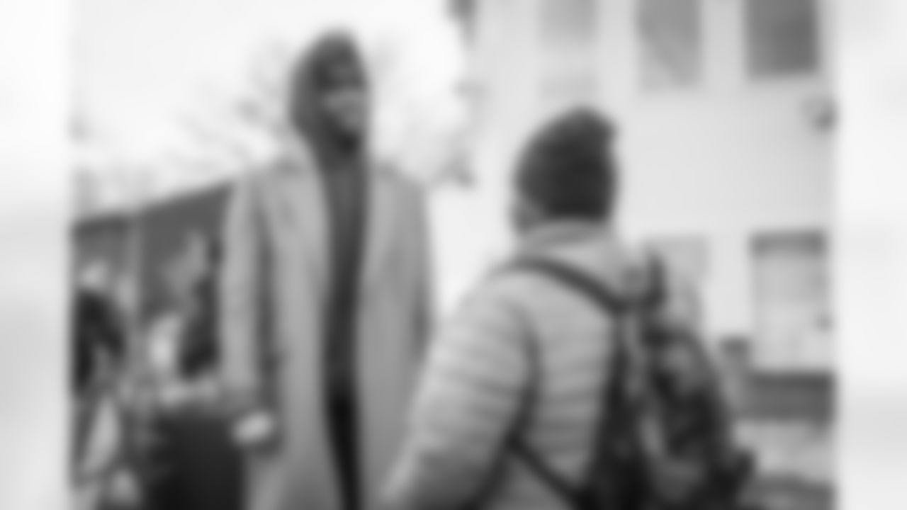 12152025 Holiday Mobile Market 149