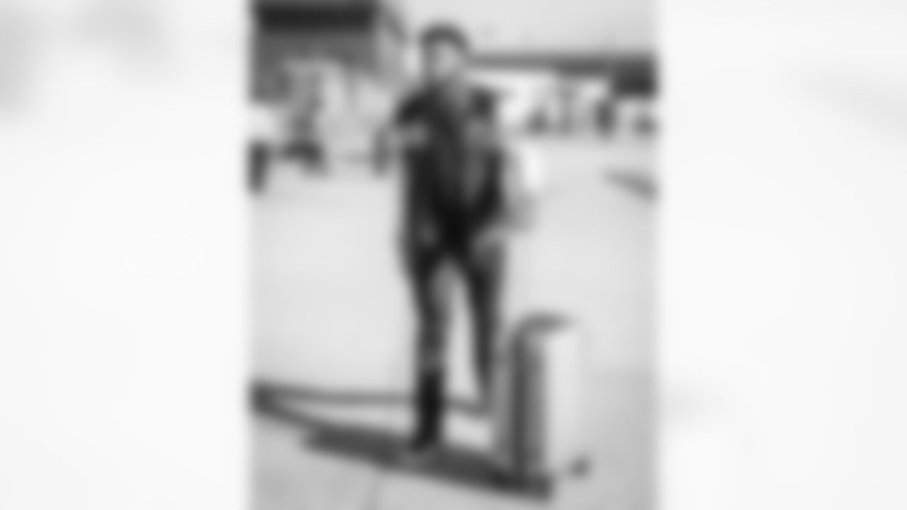 10262025 WK8 IAD Arrivals16659