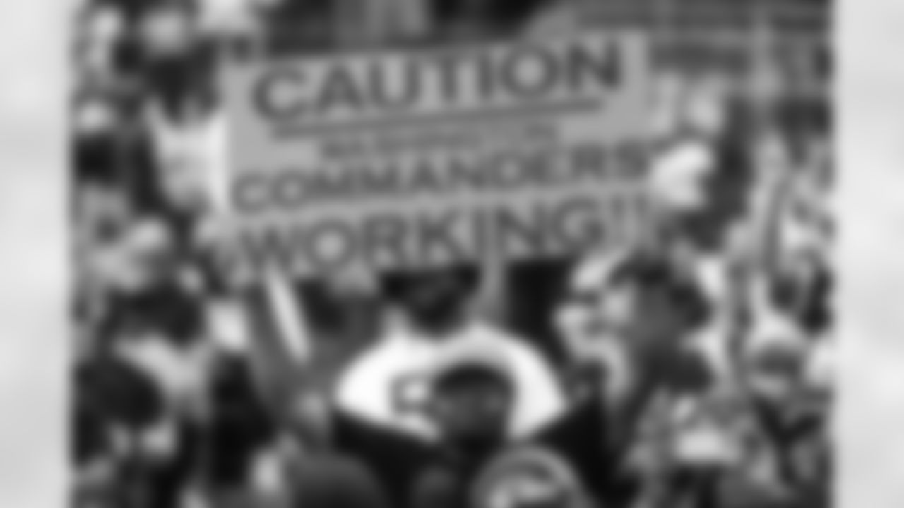 Washington Commanders tight end Zach Ertz (86) in possession of the ball at the Las Vegas Raiders vs Washington Commanders game at Northwest Stadium on September 21st 2025 (Alyssa Piazza/ Washington Commanders)