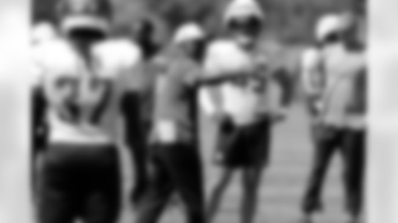 Minnesota Vikings defensive backs coach Daronte Jones instructs players during the team's NFL football training camp Saturday, July 26, 2025, in Eagan, Minn. (AP Photo/Bruce Kluckhohn)